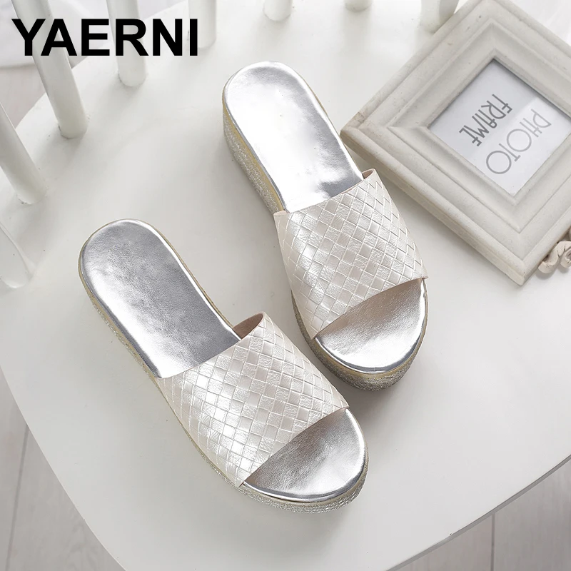 Шлепанцы YAERNIFashion женские на танкетке, повседневные сандалии на высокой танкетке, пляжные тапочки, сланцы, черные белые зеленые, летняя модел...
Шлепанцы YAERNIFashion женские на танкетке, повседневные сандалии на высокой танкетке, пляжные тапочки, сланцы, черные белые зеленые, летняя модел...