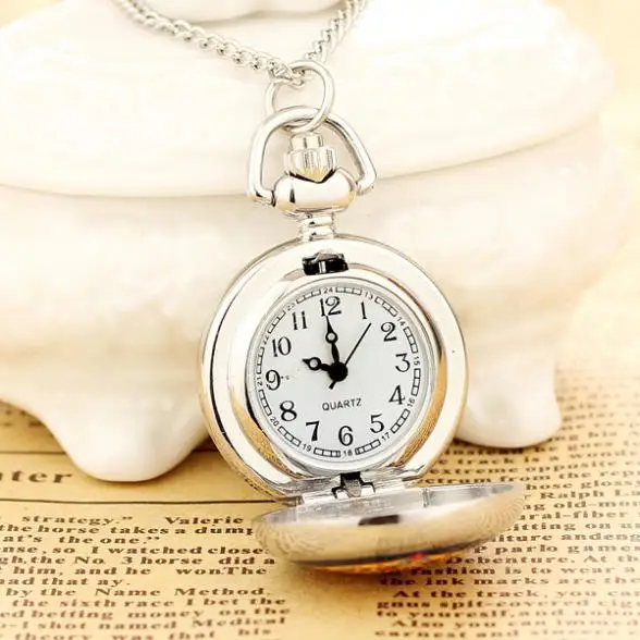 2019New Fashion Men and Women Silver Pocket Watch Quartz Stainless Steel Pocket Watch Steampunk Antique Printing RelogioFeminino
2019New Fashion Men and Women Silver Pocket Watch Quartz Stainless Steel Pocket Watch Steampunk Antique Printing RelogioFeminino