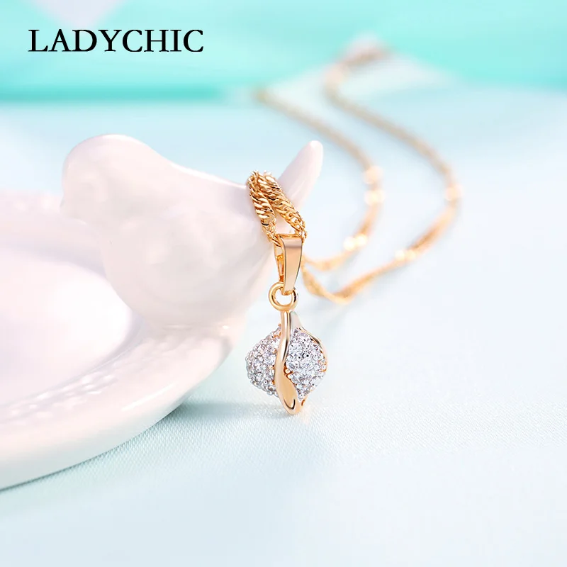 

Женское Ожерелье с кулоном LADYCHIC, модное ожерелье золотого цвета с маленьким кулоном из фианита AAA, Ювелирное Украшение для вечевечерние и свидания LN1040