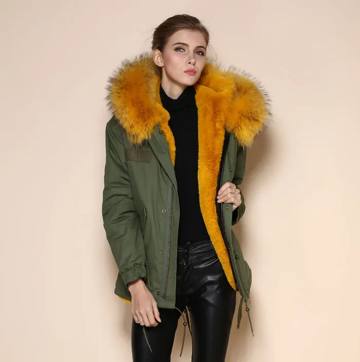 2018 New fashion army green parka with yellow faux fur lined and removable big fur collar for women
2018 New fashion army green parka with yellow faux fur lined and removable big fur collar for women