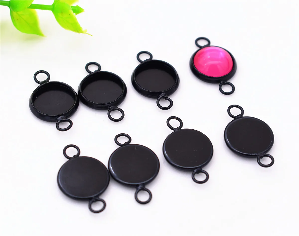 20pcs 10mm Inner Size Black Plated Brass Material Simple Style Double Hanging Cabochon Base Cameo Setting Pendant Tray
20pcs 10mm Inner Size Black Plated Brass Material Simple Style Double Hanging Cabochon Base Cameo Setting Pendant Tray