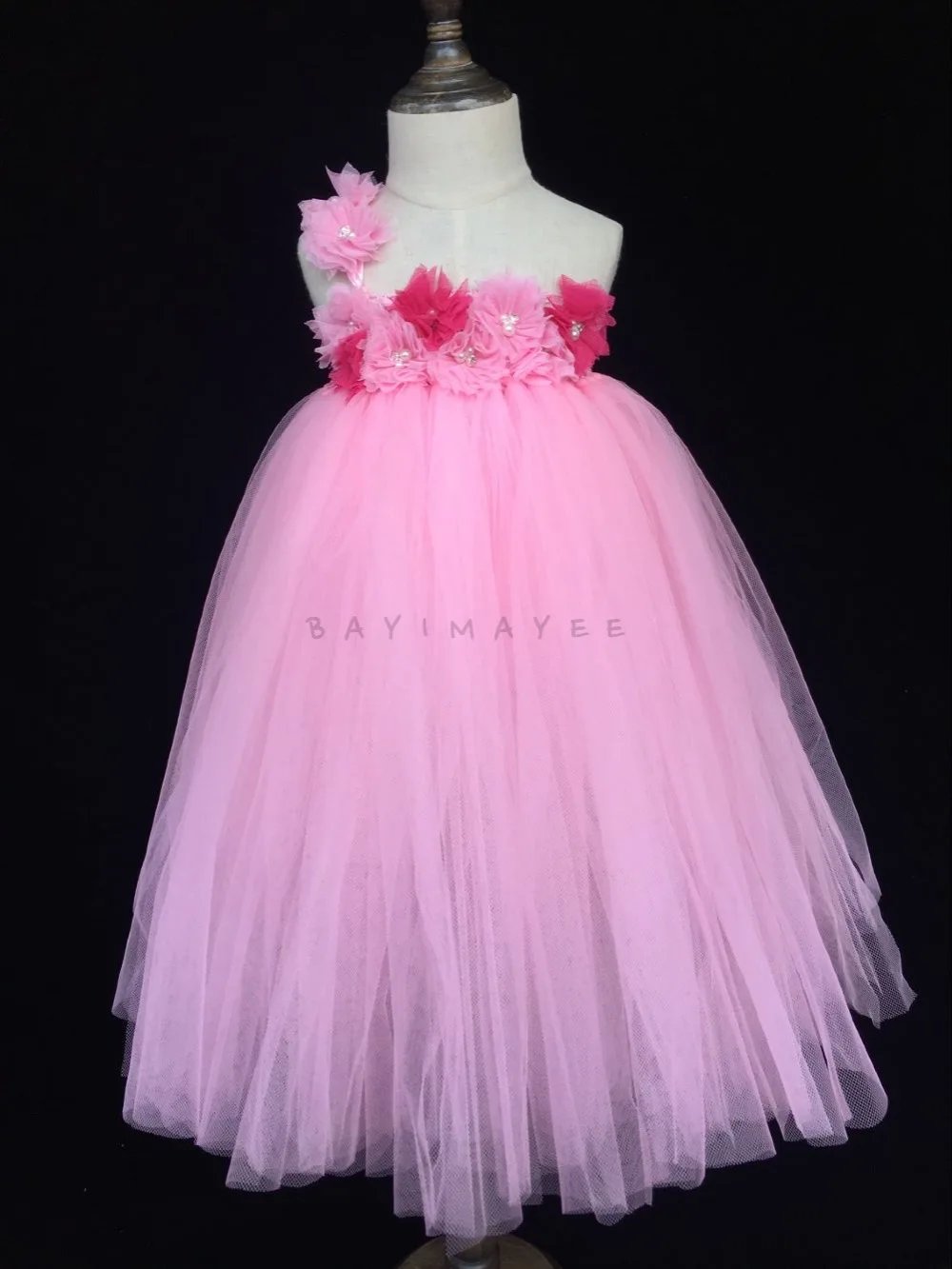 Little Girls Flower Tutu Dress Kids Fluffy Handmade Crochet Tulle Tutus Ball Gown with Straps Bow Children Wedding Party Dresses
Little Girls Flower Tutu Dress Kids Fluffy Handmade Crochet Tulle Tutus Ball Gown with Straps Bow Children Wedding Party Dresses
