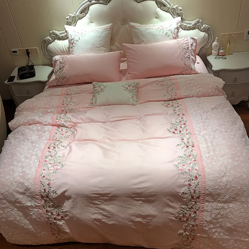 luxury Princess 100S Egyptian cotton pink Embroidery Bedding sets Queen King Lace Duvet cover Bed sheet set Pillowcases 4/6pcs
luxury Princess 100S Egyptian cotton pink Embroidery Bedding sets Queen King Lace Duvet cover Bed sheet set Pillowcases 4/6pcs