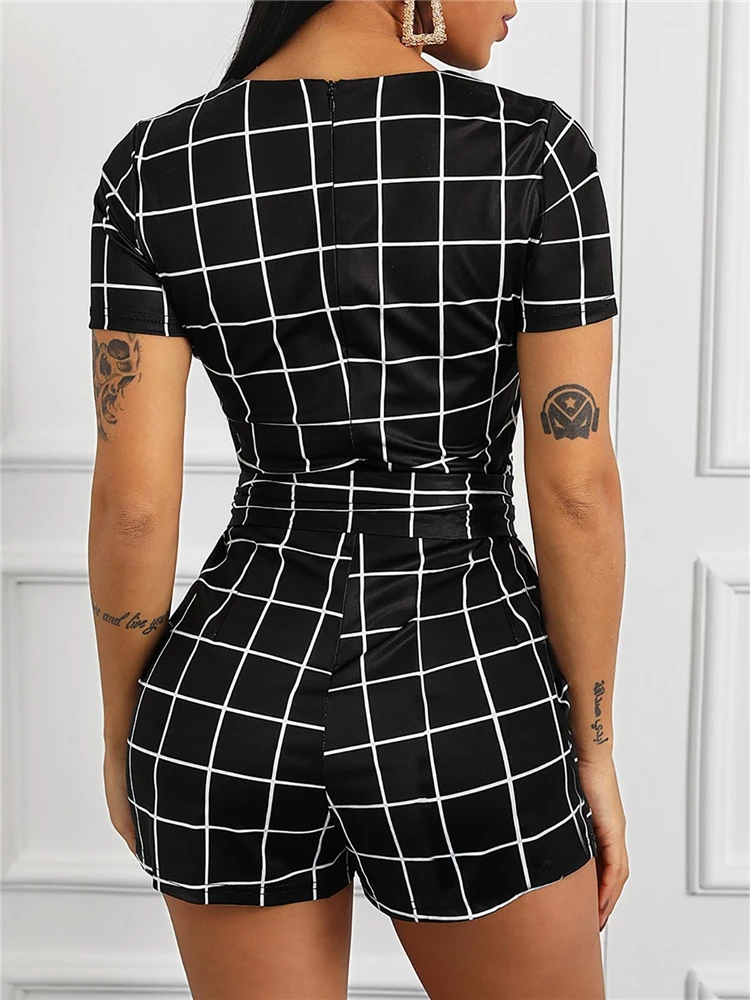 Women Plaid Print Tie Waist Playsuit Fashion Lady Short Sleeve Jumpsuit Rompers Female Summer Casual Overalls High Quality
Women Plaid Print Tie Waist Playsuit Fashion Lady Short Sleeve Jumpsuit Rompers Female Summer Casual Overalls High Quality