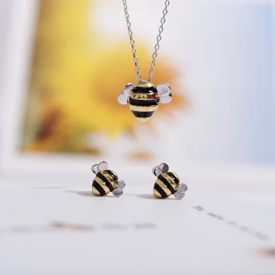 Daisies 925 Sterling Silver Cute Bees Necklaces & Pendants For Women High Quality Lady Sterling-silver-jewelry Collares Mujer
Daisies 925 Sterling Silver Cute Bees Necklaces & Pendants For Women High Quality Lady Sterling-silver-jewelry Collares Mujer
