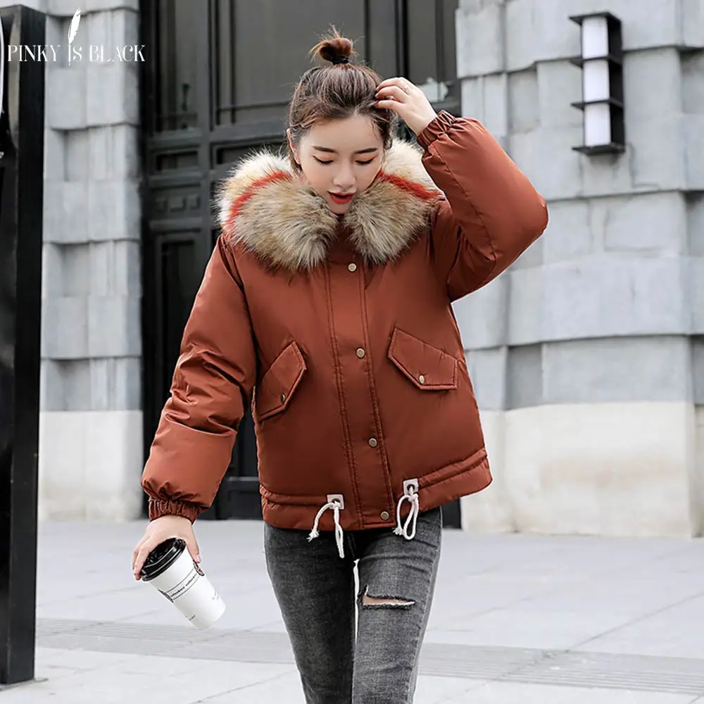 PinkyIsBlack 2019 Thick Warm Fur Hooded Short Parka Women Winter Coat Down Cotton Padded Jacket Winter Jacket Women Coat Female
PinkyIsBlack 2019 Thick Warm Fur Hooded Short Parka Women Winter Coat Down Cotton Padded Jacket Winter Jacket Women Coat Female