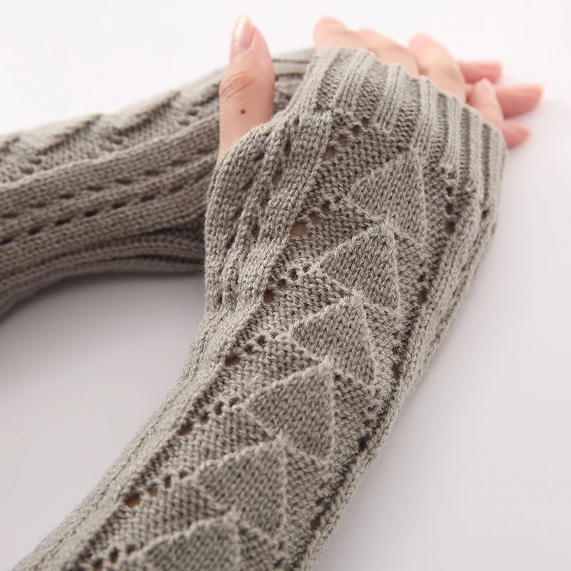 New Women Triangle Hollow Spring Autumn Winter Arm Warmers Sleeves Arms For Women Girls Solid Color Cotton Fingerless Gloves
New Women Triangle Hollow Spring Autumn Winter Arm Warmers Sleeves Arms For Women Girls Solid Color Cotton Fingerless Gloves