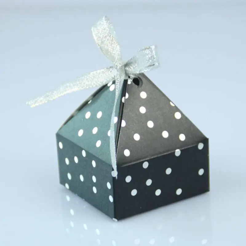 50 Pcs/lot Gypsophila Pyramid Polka Dot Paper Box Wedding Candy Box for Guests Christmas Birthday Party Gift Box
50 Pcs/lot Gypsophila Pyramid Polka Dot Paper Box Wedding Candy Box for Guests Christmas Birthday Party Gift Box