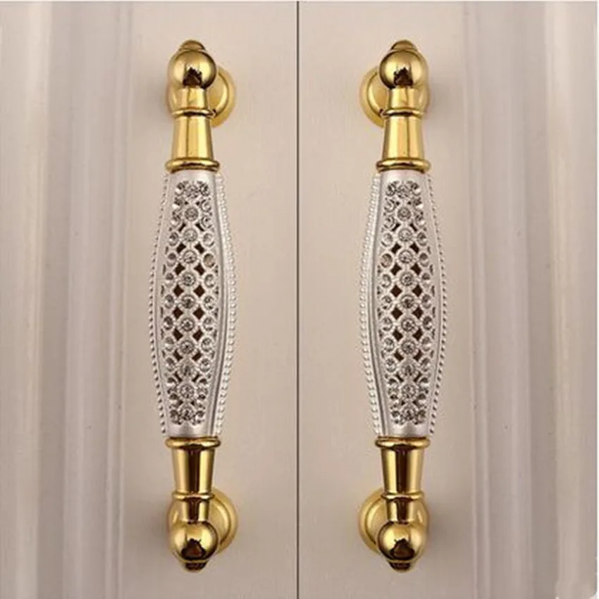 5" deluxe 24K gold furniture decoration handle rhinestone wine cabinet wardrobe door pull 128mm k9 crystal dresser handle pulls
5" deluxe 24K gold furniture decoration handle rhinestone wine cabinet wardrobe door pull 128mm k9 crystal dresser handle pulls