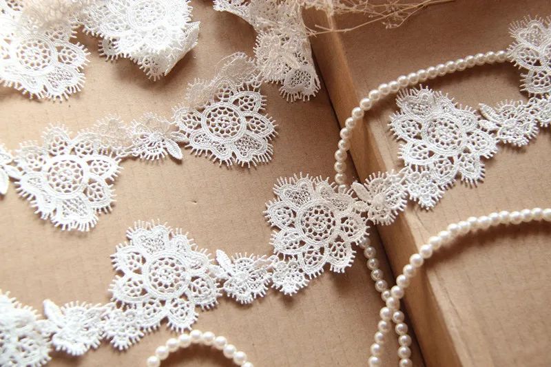 White exquisite Eyelash lace trim Flower embroidery lace trim DIY Garment Accessories 5cm Wide 15yards/lot
White exquisite Eyelash lace trim Flower embroidery lace trim DIY Garment Accessories 5cm Wide 15yards/lot