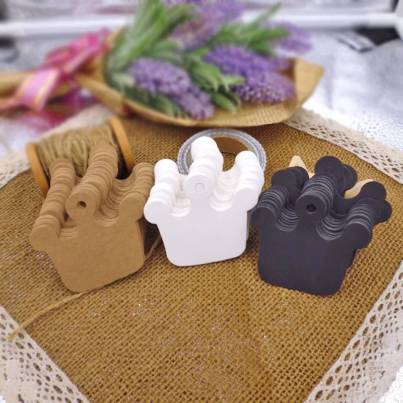 300pcs Crown Shape White Black Kraft Tag Tiara Design Blank Hang Tag Party Gift Label Paper Cards 5.5x6cm
300pcs Crown Shape White Black Kraft Tag Tiara Design Blank Hang Tag Party Gift Label Paper Cards 5.5x6cm