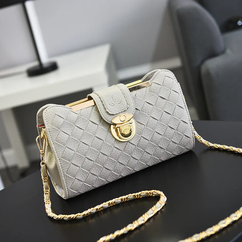 2020 new fashion woman handbags, simple Korean version women bag, trend leisure messenger bag, chain shoulder bag
2020 new fashion woman handbags, simple Korean version women bag, trend leisure messenger bag, chain shoulder bag