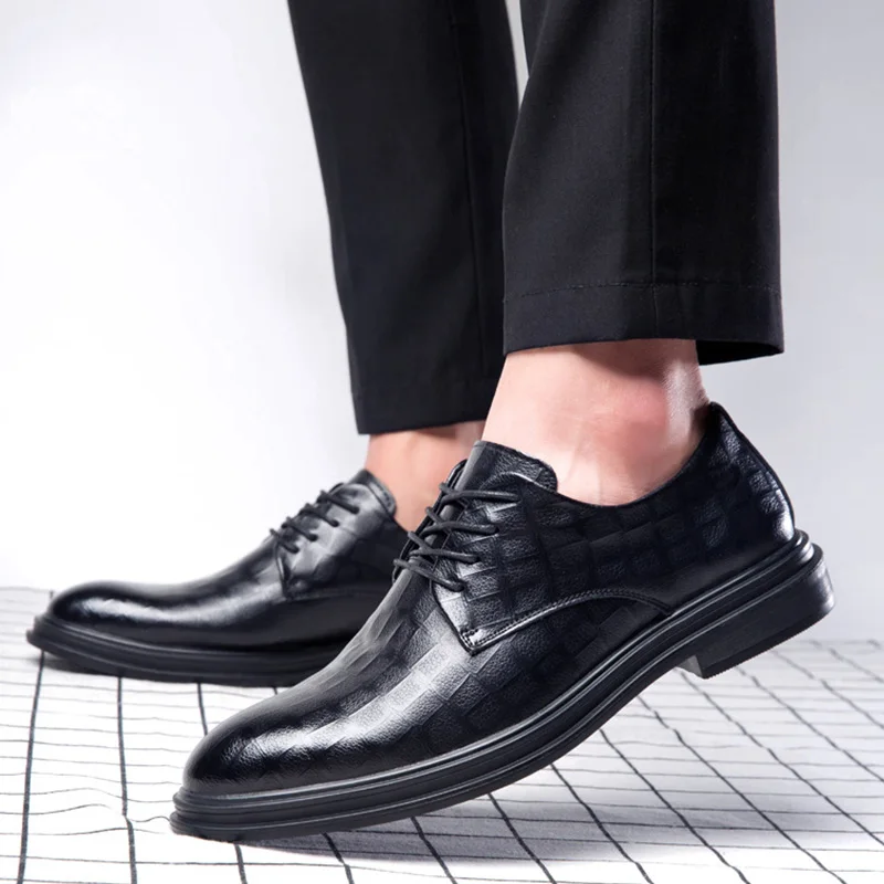 New Fashion Men Business Shoes Brand Man Brogue Shoes Men Casual Shoes Black Footwear A1665
New Fashion Men Business Shoes Brand Man Brogue Shoes Men Casual Shoes Black Footwear A1665