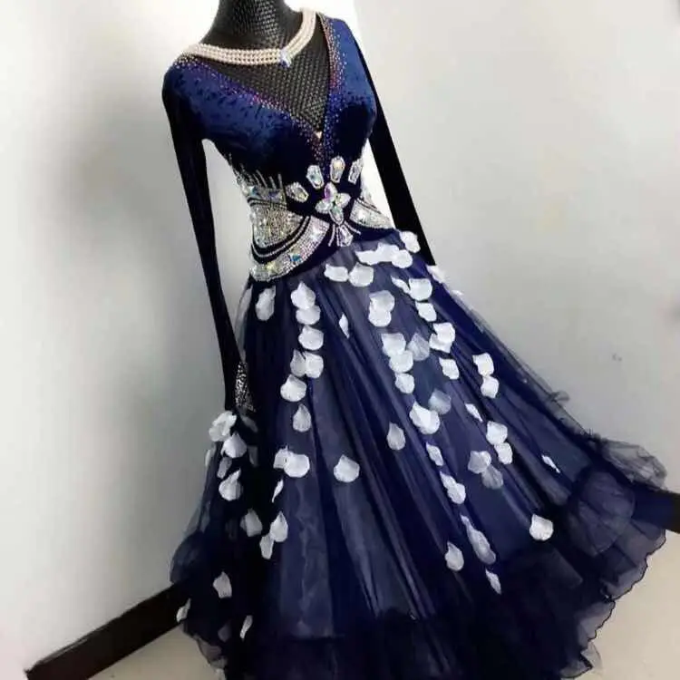 Professional custom ballroom dans jurk voor vrouwen ballroom danswedstrijd jurken
Professional custom ballroom dans jurk voor vrouwen ballroom danswedstrijd jurken