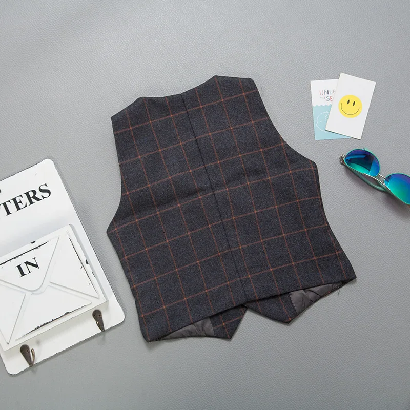 2018 Single-breasted Baby Boy Coats Kids Vest Children Formal Suits Waistcoat England Style Kids Wedding Vest with Breastpin
2018 Single-breasted Baby Boy Coats Kids Vest Children Formal Suits Waistcoat England Style Kids Wedding Vest with Breastpin