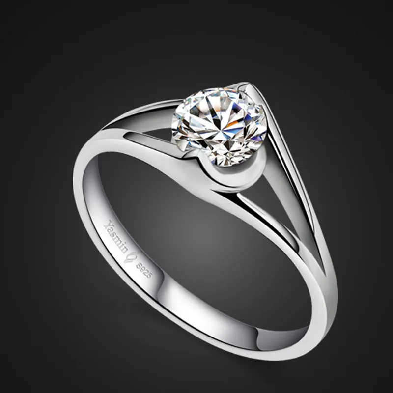 Fashion simple dazzling 5A zircon ring.Women 925 sterling silver ring.Classic wedding jewelry.Charming lady solid silver ring
Fashion simple dazzling 5A zircon ring.Women 925 sterling silver ring.Classic wedding jewelry.Charming lady solid silver ring