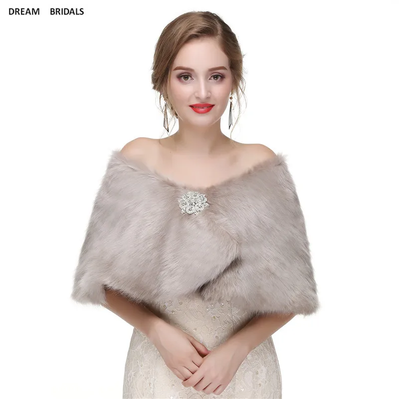 Winter Warm High Quality Wedding Bridal Wraps Faux Fur Bolero Women Fashion Shawls Solid Shawls Wedding Capes Marriage In Stock
Winter Warm High Quality Wedding Bridal Wraps Faux Fur Bolero Women Fashion Shawls Solid Shawls Wedding Capes Marriage In Stock