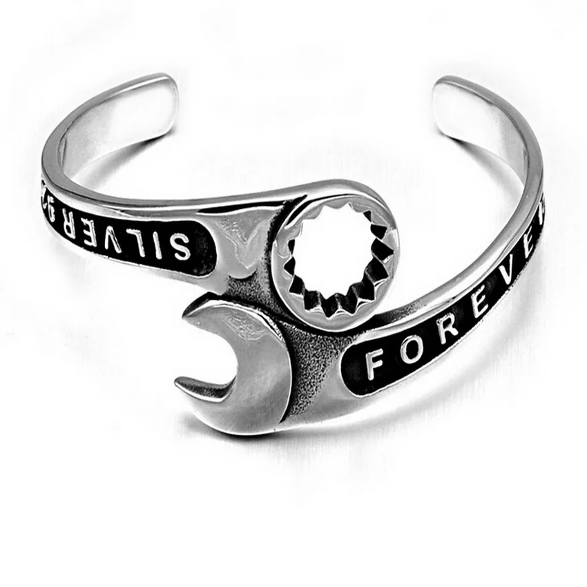 Travel Sets Outdoor Camping Products, Stainless Steel, Titanium Steel Bracelet Europe Bracelet Wrench, Convenient Tool
Travel Sets Outdoor Camping Products, Stainless Steel, Titanium Steel Bracelet Europe Bracelet Wrench, Convenient Tool