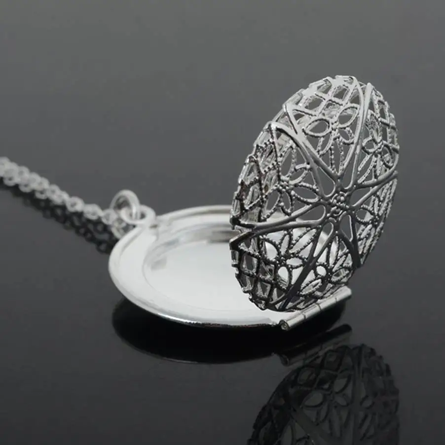 30mm Magnetic Diffuser Pendant Necklace Silver Plated Aromatherapy Perfume Lockets Necklace Essential Oil Jewelry Gift
30mm Magnetic Diffuser Pendant Necklace Silver Plated Aromatherapy Perfume Lockets Necklace Essential Oil Jewelry Gift