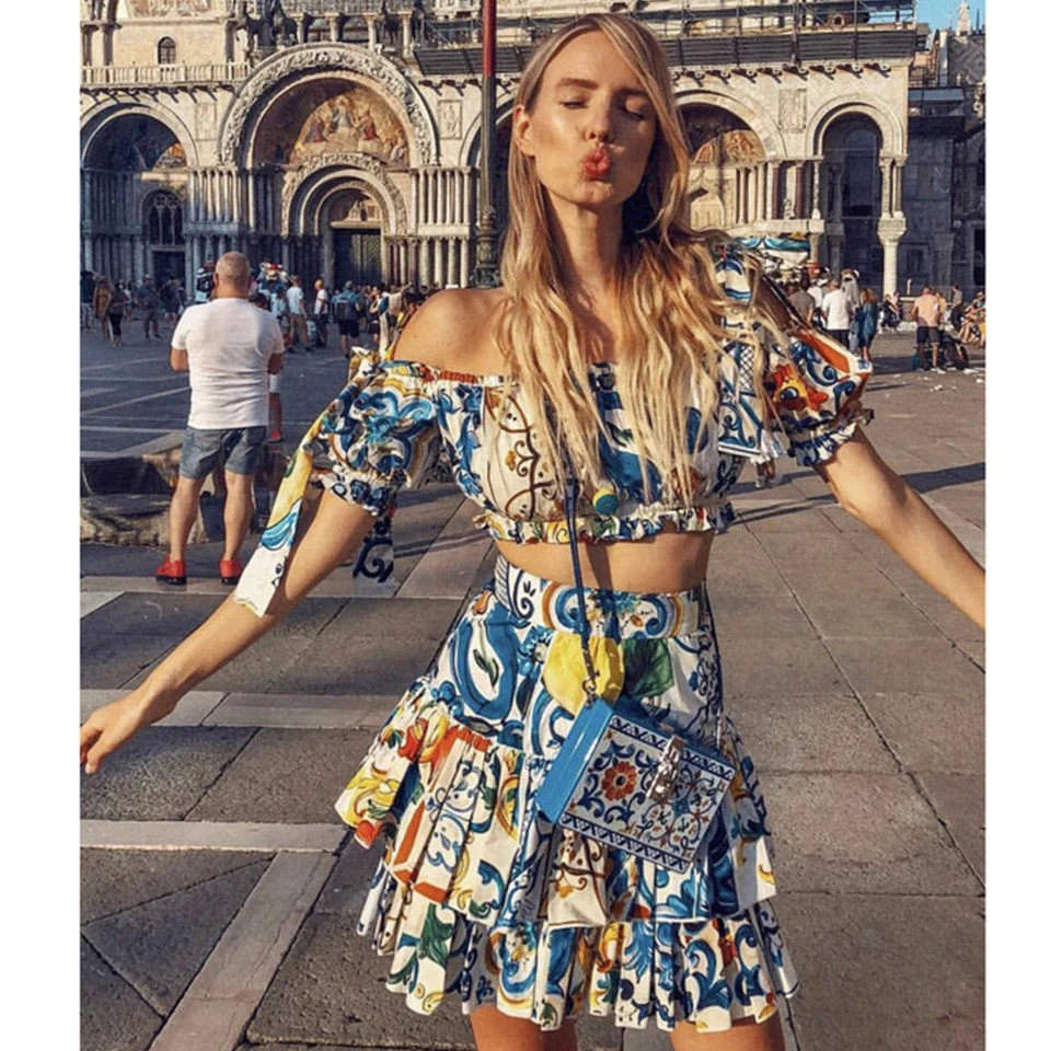 2019 New Design Runway Sweet Glaze Holiday Style Bow Short Jacket Printed Crop Tops+cake Skirt Two Piece Sets Women Suit Dress
2019 New Design Runway Sweet Glaze Holiday Style Bow Short Jacket Printed Crop Tops+cake Skirt Two Piece Sets Women Suit Dress