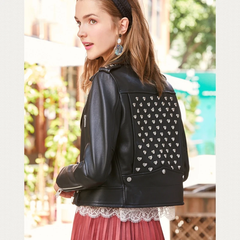 Women Genuine Leather 2019 New Fashion Lady Bomber Motorcycle Sheepskin Jackets High Quality Love Rivet Decoration
Women Genuine Leather 2019 New Fashion Lady Bomber Motorcycle Sheepskin Jackets High Quality Love Rivet Decoration