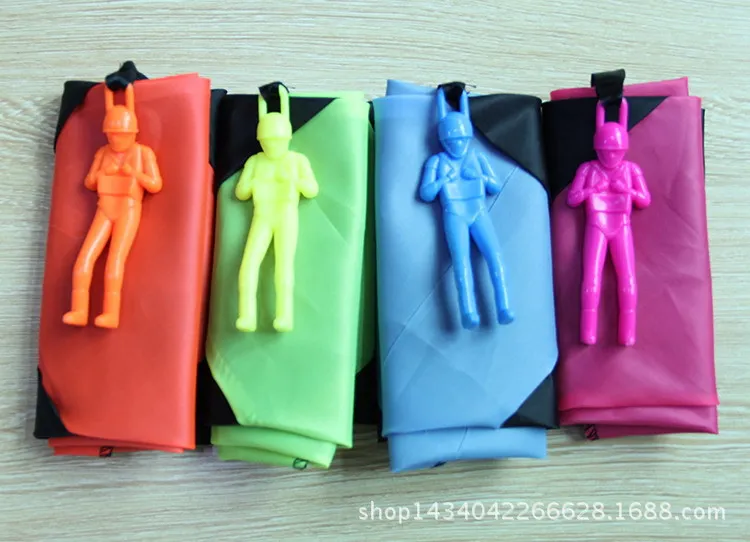 2020 best selling Children's hand to throw parachute toys Soldiers parachute outdoor toys 4 color optional 44cm Outdoor toys
2020 best selling Children's hand to throw parachute toys Soldiers parachute outdoor toys 4 color optional 44cm Outdoor toys