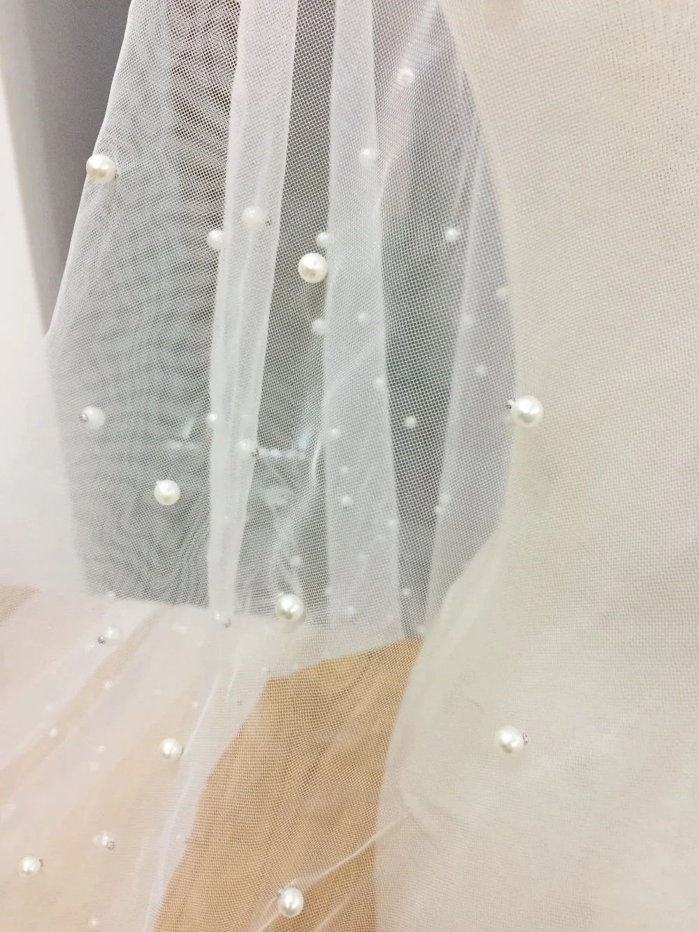 5 yards pearl beaded soft tulle lace fabric in off white, lace wedding gown dress fabric, bridal fabric lace in wholesale price
5 yards pearl beaded soft tulle lace fabric in off white, lace wedding gown dress fabric, bridal fabric lace in wholesale price
