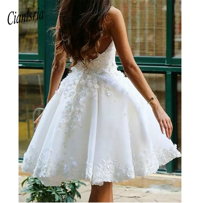White Short Cocktail Homecoming Dresses 2020 Vintage Long Sleeve A Line Applique Beaded Dress Prom Gowns
White Short Cocktail Homecoming Dresses 2020 Vintage Long Sleeve A Line Applique Beaded Dress Prom Gowns