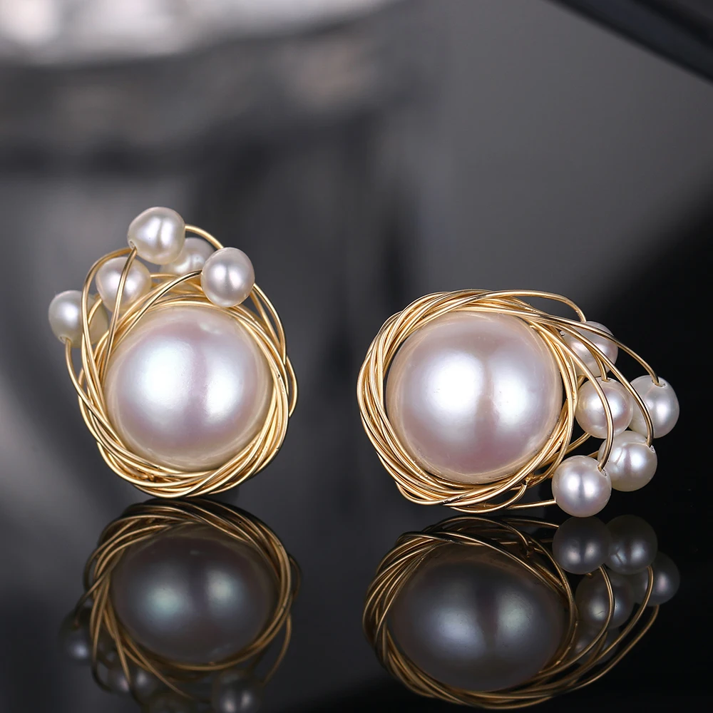 Cute Round Pearl Stud Earrings Gold Wire Wrap Freshwater Pearl Earrings Elegant Wedding Bridal Stud Earrings Gift For Women 2019
Cute Round Pearl Stud Earrings Gold Wire Wrap Freshwater Pearl Earrings Elegant Wedding Bridal Stud Earrings Gift For Women 2019