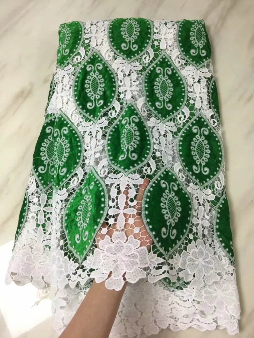 New High quality Recombination Embroider Velvet Lace Fabric White Green 2018 Latest Water Soluble Lace Fabric For Wedding Dress
New High quality Recombination Embroider Velvet Lace Fabric White Green 2018 Latest Water Soluble Lace Fabric For Wedding Dress
