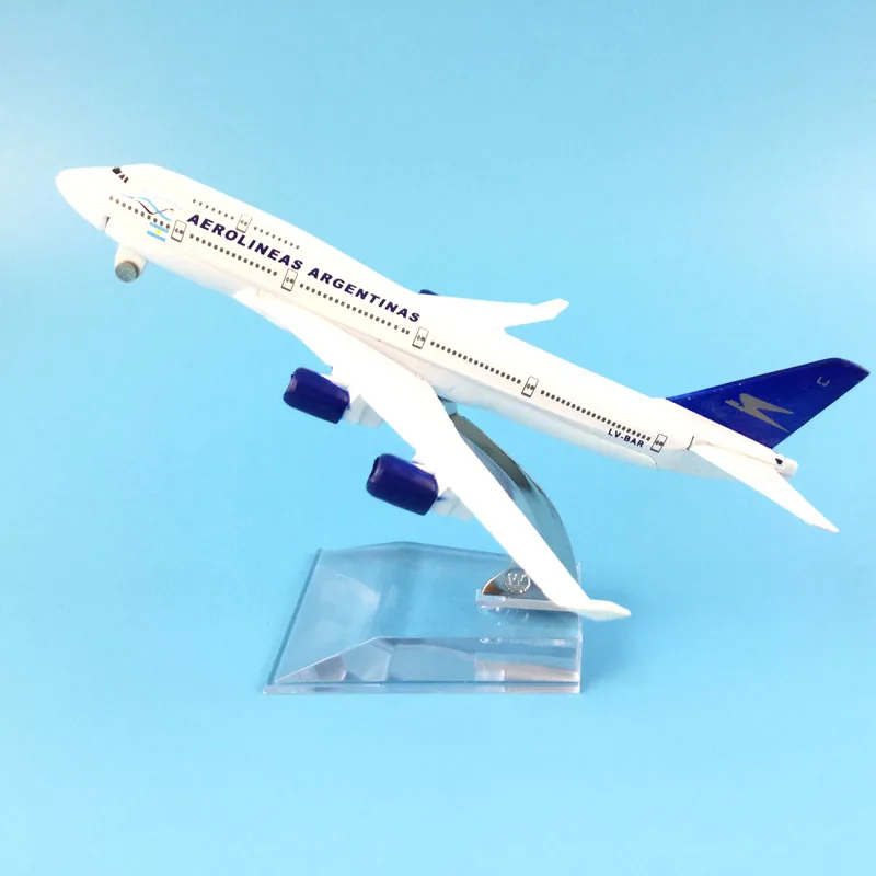 Бесплатная доставка 16 см 747 AEROLINEAS ARGENTINAS модель самолета из металлического сплава Игрушечная модель самолета подарок на день рождения
Бесплатная доставка 16 см 747 AEROLINEAS ARGENTINAS модель самолета из металлического сплава Игрушечная модель самолета подарок на день рождения