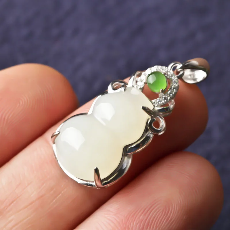 S925 Silver Jade Necklace Chinese Style Hand-carved Lucky Amulet Fine Jewelry Natural Hetian Jade Gourd Pendant Gift
S925 Silver Jade Necklace Chinese Style Hand-carved Lucky Amulet Fine Jewelry Natural Hetian Jade Gourd Pendant Gift