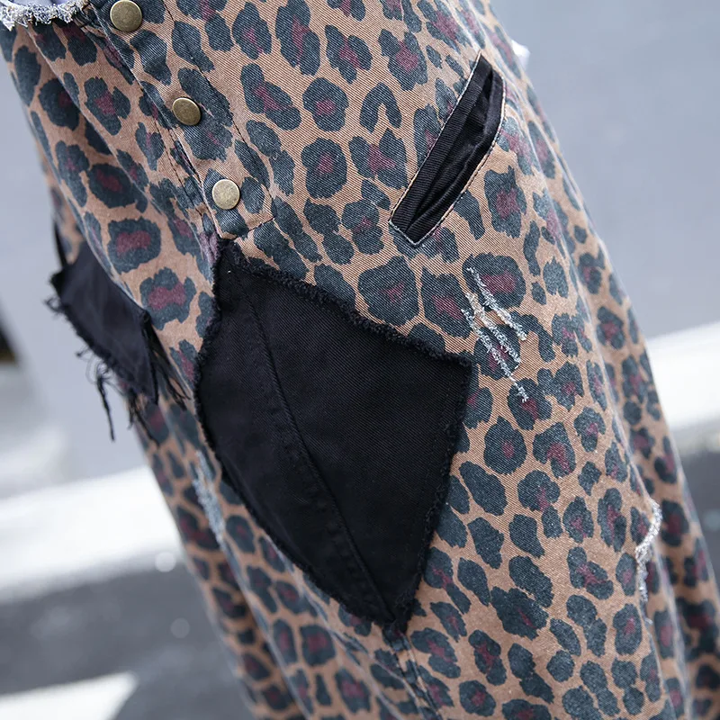 Spring Summer New Women Plus Size Loose Leopard Hole Spliced Denim Dress Fashion Streetwear Punk Sleeveless Strap Ladies Dresses
Spring Summer New Women Plus Size Loose Leopard Hole Spliced Denim Dress Fashion Streetwear Punk Sleeveless Strap Ladies Dresses