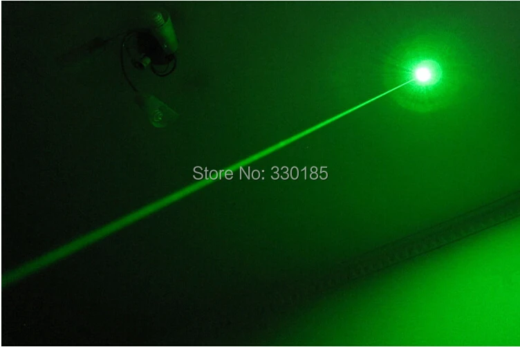 High Power 500000m 532nm Green Laser Pointer SOS Lazer Beam Military 500w Flashlight Burning Match,Burn Cigarettes Hunting.
High Power 500000m 532nm Green Laser Pointer SOS Lazer Beam Military 500w Flashlight Burning Match,Burn Cigarettes Hunting.