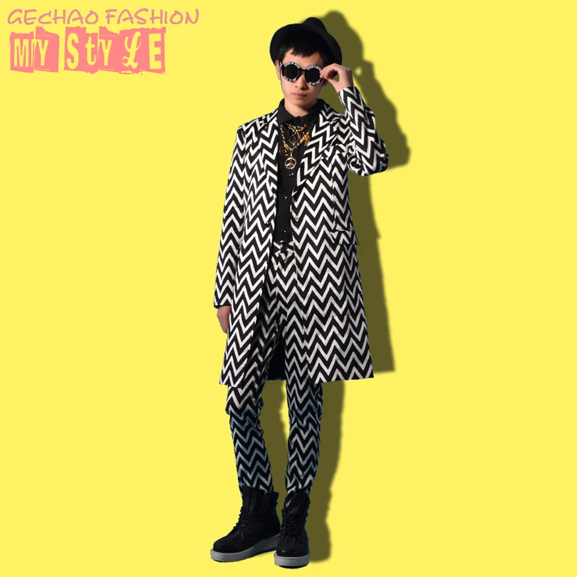 M-6XL! Ночной клуб Мужской певец DJ длинный стиль личности черно-белое Полосатое платье для выступления в баре.
M-6XL! Ночной клуб Мужской певец DJ длинный стиль личности черно-белое Полосатое платье для выступления в баре.