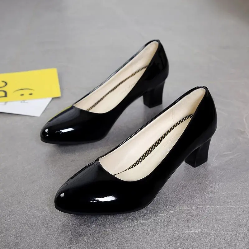 Women Shoes PU Leather Pointed Toe Slip-On Shallow 5.5cm Thick High Heel Work Shoes Black Shoes Solid Casual Female Pumps Shoes
Women Shoes PU Leather Pointed Toe Slip-On Shallow 5.5cm Thick High Heel Work Shoes Black Shoes Solid Casual Female Pumps Shoes