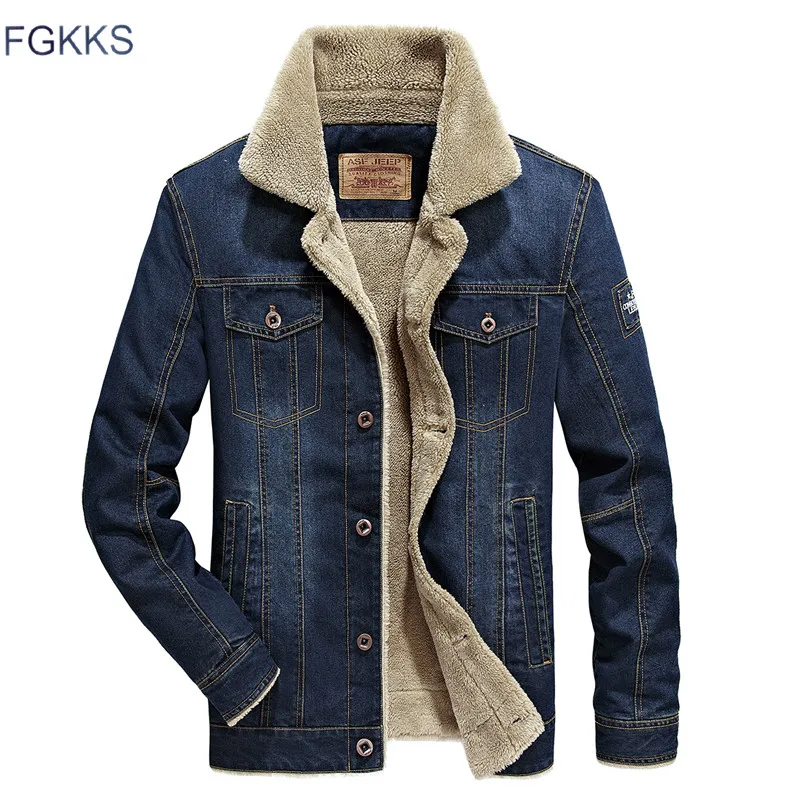 FGKKS Brand Men Fashion Denim Jackets Winter New Fur Collar Thicken Fleece Denim Jacket Casual Denim Jacket Outwear Male
FGKKS Brand Men Fashion Denim Jackets Winter New Fur Collar Thicken Fleece Denim Jacket Casual Denim Jacket Outwear Male