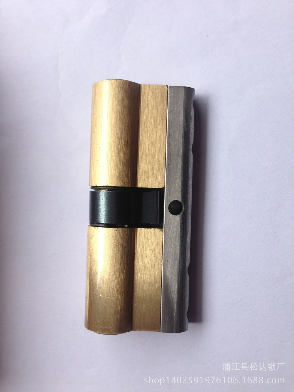 Production and marketing of high-quality anti-theft doors Super C pillar blade all copper cylinder bilateral anti-breaking anti-
Production and marketing of high-quality anti-theft doors Super C pillar blade all copper cylinder bilateral anti-breaking anti-