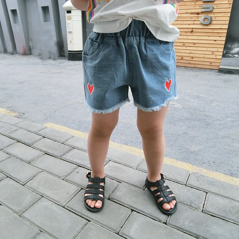 Children Casual Short Pants Baby Girl Love Embroidery Denim Shorts Girl Pants Kids Lovely Jeans Trousers for Girl Clothes 3-8 Y
Children Casual Short Pants Baby Girl Love Embroidery Denim Shorts Girl Pants Kids Lovely Jeans Trousers for Girl Clothes 3-8 Y