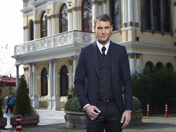 2017 Latest Coat Pant Designs Navy Blue Men Suit Slim Fit Prom Tuxedo 3 Piece Blazer Groom Tailor Style Suits Terno Masculino
2017 Latest Coat Pant Designs Navy Blue Men Suit Slim Fit Prom Tuxedo 3 Piece Blazer Groom Tailor Style Suits Terno Masculino
