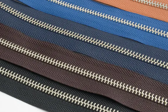 YKK Nylon Zipper No.5 Nickel color (Zinc Metal with Choose fabric color) , Leather craft tool
YKK Nylon Zipper No.5 Nickel color (Zinc Metal with Choose fabric color) , Leather craft tool