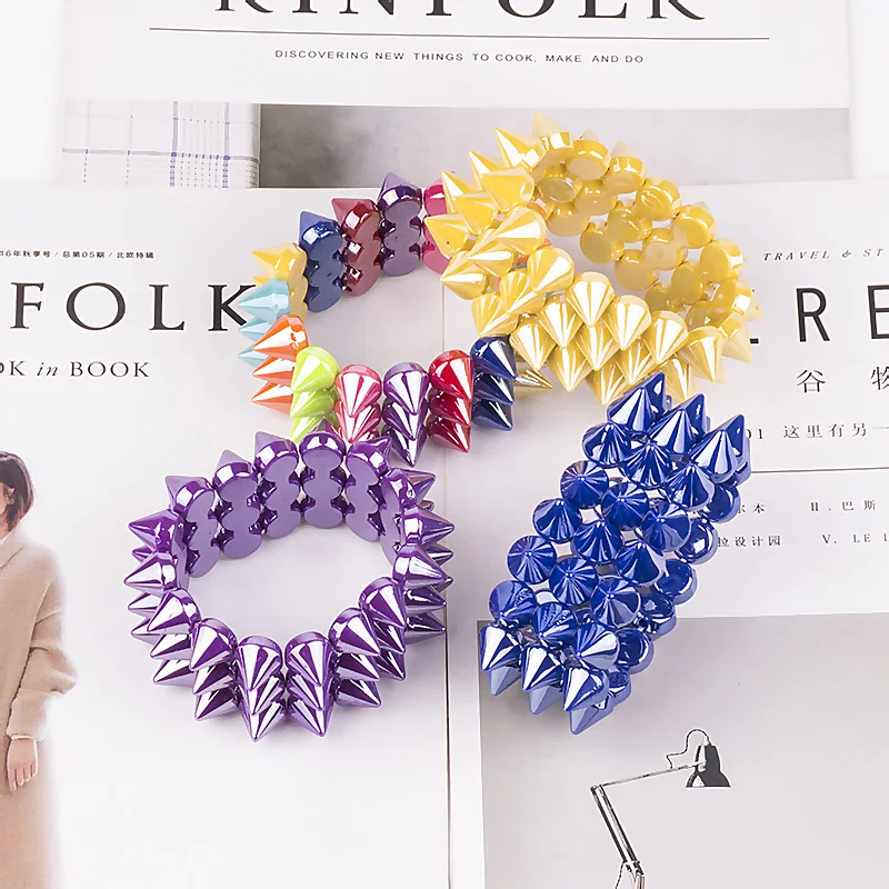 GuanLong Fashion Acrylic Resin Rivet Vintage Strand Stretch Bracelet Bijoux Charm Bracelets & Bangles For Women Party Jewelry
GuanLong Fashion Acrylic Resin Rivet Vintage Strand Stretch Bracelet Bijoux Charm Bracelets & Bangles For Women Party Jewelry
