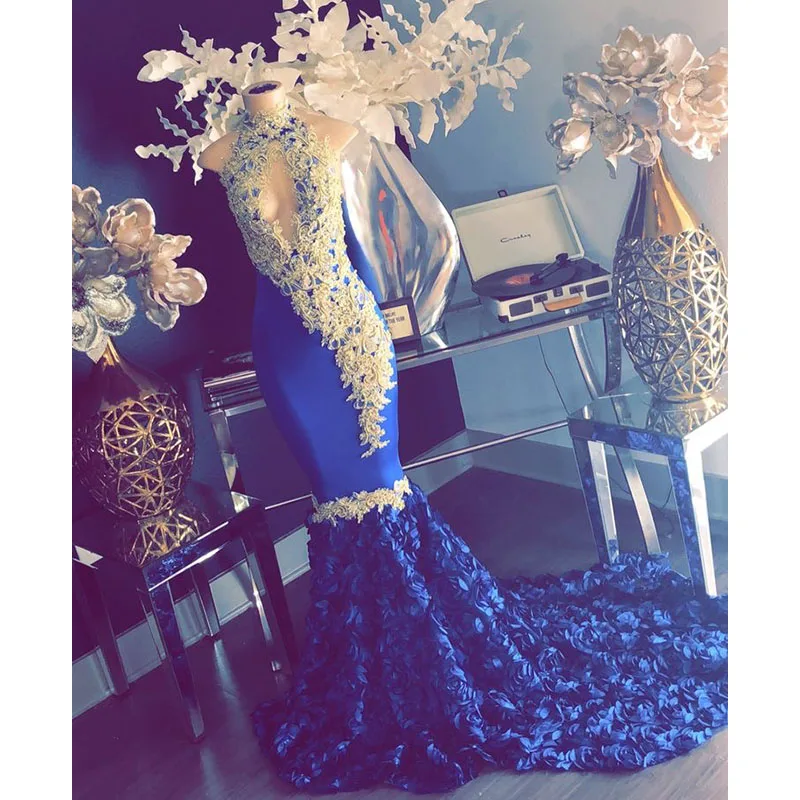 Gold Lace Royal Blue Mermaid Prom Dresses New Sleeveless Sweep Strain Flowers High Neck Formal Evening Dress Party Gowns
Gold Lace Royal Blue Mermaid Prom Dresses New Sleeveless Sweep Strain Flowers High Neck Formal Evening Dress Party Gowns