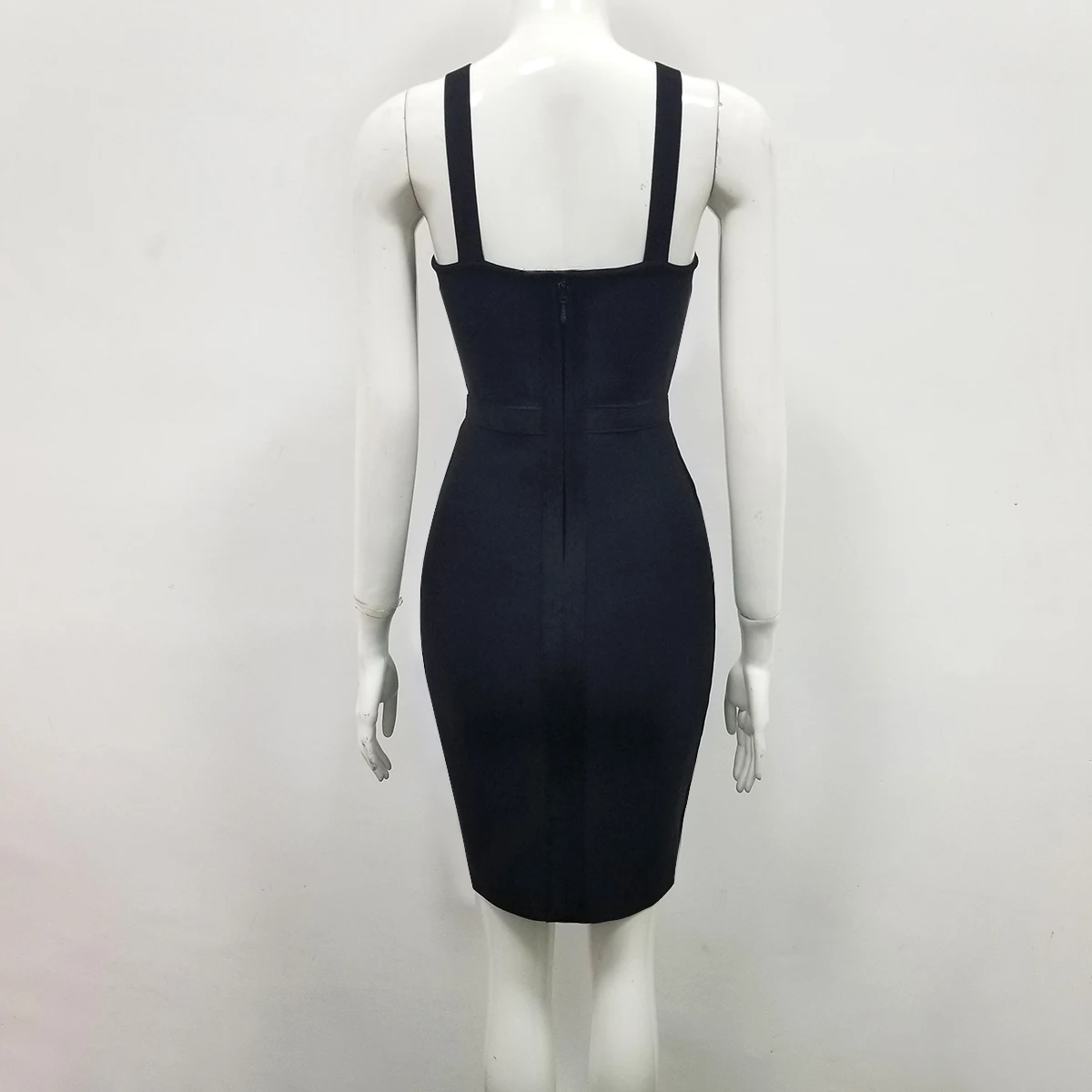 2019 New fashion Women black Sequined V-neck Spaghetti Strap Vestidos Celebrity evening party bodycon bandage dresses
2019 New fashion Women black Sequined V-neck Spaghetti Strap Vestidos Celebrity evening party bodycon bandage dresses