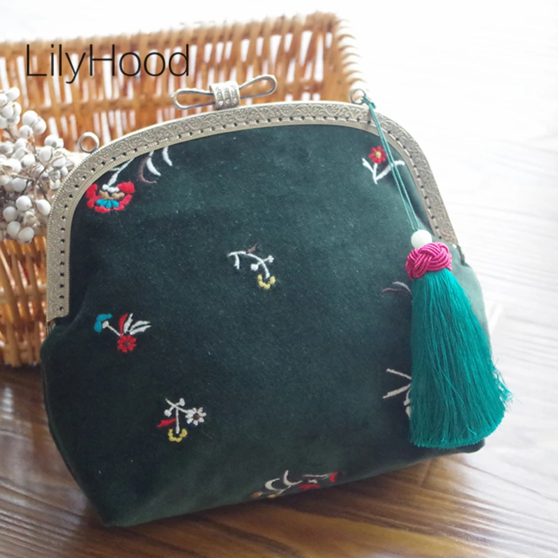 LilyHood 2022 Women Velvet Floral Embroidery Small Shoulder Bag Vintage Retro Chic China Fringe Cute Chain Black Crossbody Bag
LilyHood 2022 Women Velvet Floral Embroidery Small Shoulder Bag Vintage Retro Chic China Fringe Cute Chain Black Crossbody Bag