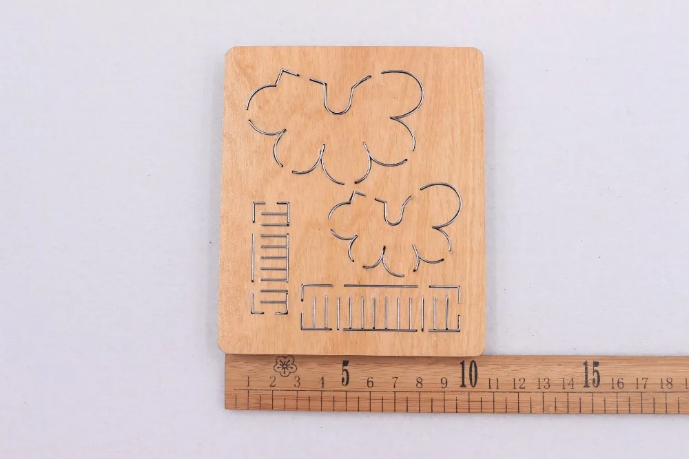 Folding flower cutting dies 2019 new die cut &wooden dies Suitable for common die cutting machines on the market 
Folding flower cutting dies 2019 new die cut &wooden dies Suitable for common die cutting machines on the market