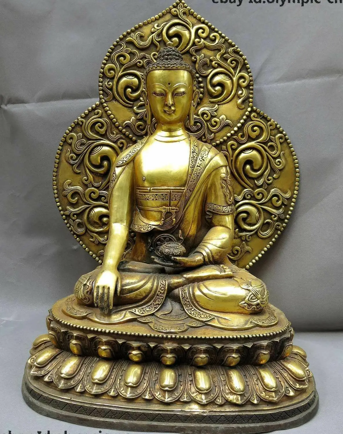 18" China bronze gild eight treasures buddhism Medicine Buddha sculpture Statue
18" China bronze gild eight treasures buddhism Medicine Buddha sculpture Statue
