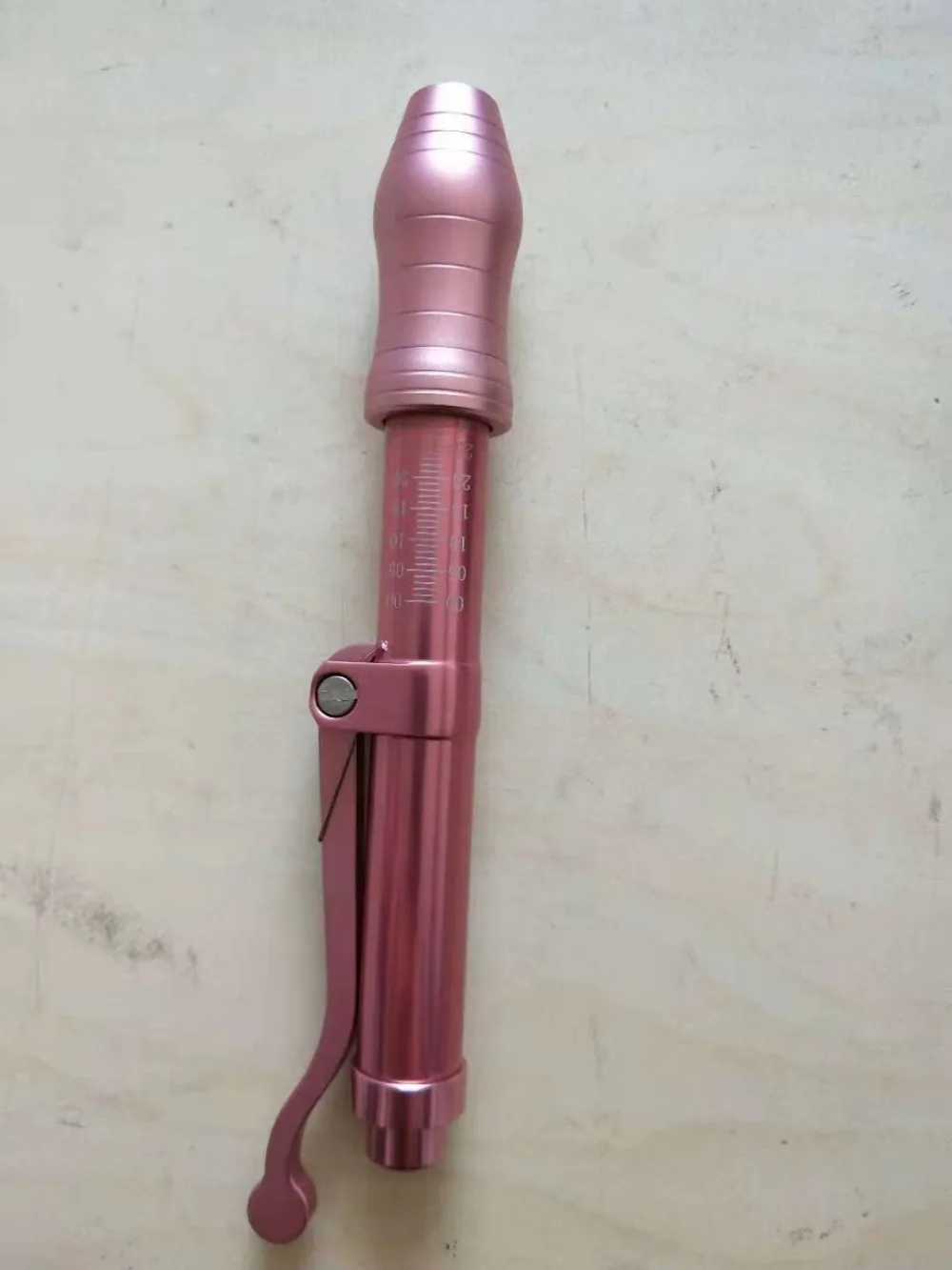 PINK COLOR High Pressure Hyaluronic Acid Pen High density metal For Anti Wrinkle Lifting Lip hyaluron gun atomizer hyaluron pen
PINK COLOR High Pressure Hyaluronic Acid Pen High density metal For Anti Wrinkle Lifting Lip hyaluron gun atomizer hyaluron pen