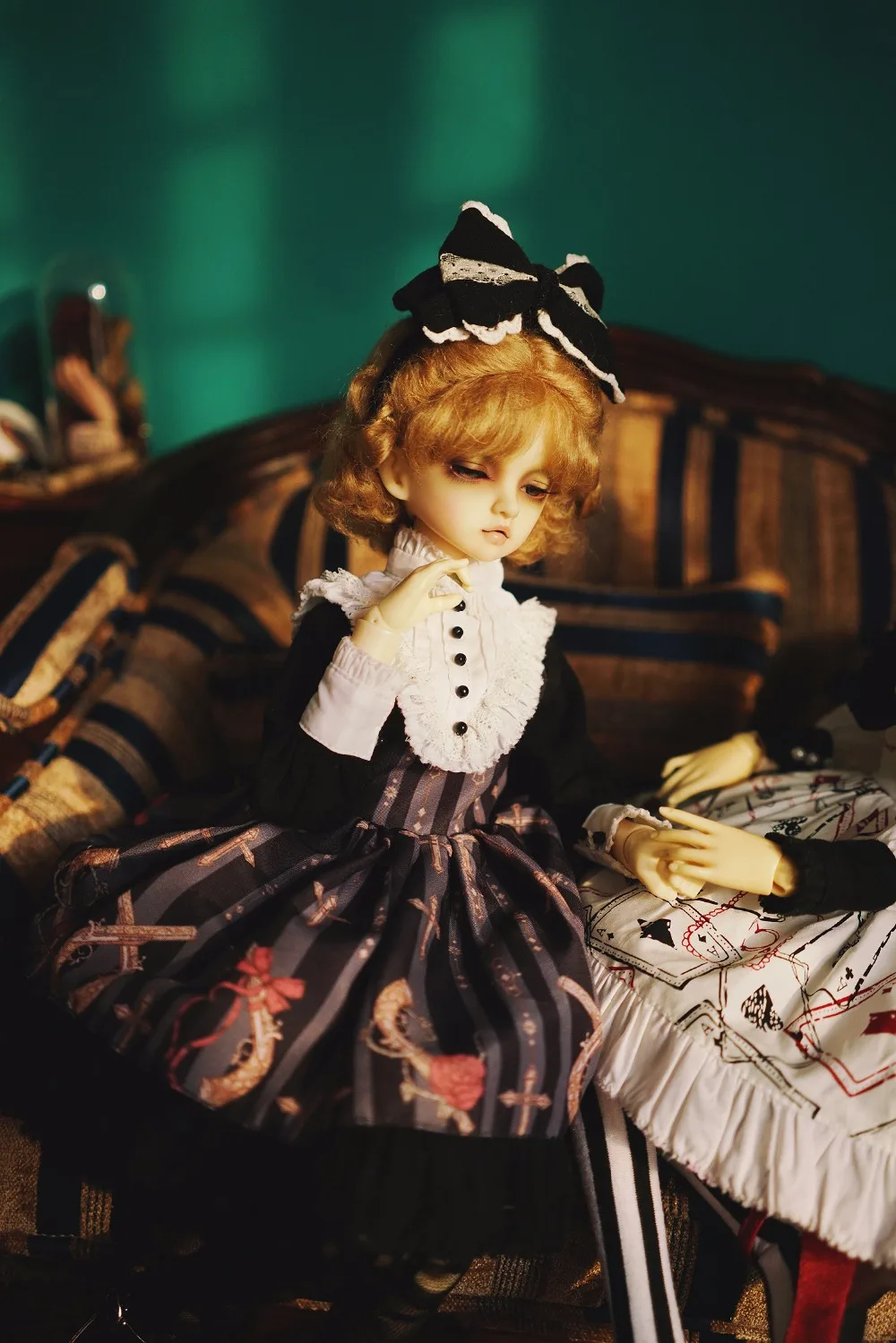 2PCS/set New lolita Princess Retro Dress for 1/4 1/6 BJD Dolls Clothes exquisite Dress+Bowknot Hairband for dolls accessories
2PCS/set New lolita Princess Retro Dress for 1/4 1/6 BJD Dolls Clothes exquisite Dress+Bowknot Hairband for dolls accessories