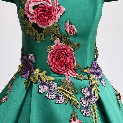 carnival green flower embroidery waist princess cosplay wonderland medieval dress Renaissance gown queen Victoria Belle Ball
carnival green flower embroidery waist princess cosplay wonderland medieval dress Renaissance gown queen Victoria Belle Ball